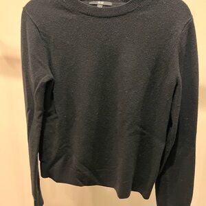 Uniqlo Black Crewneck Sweater